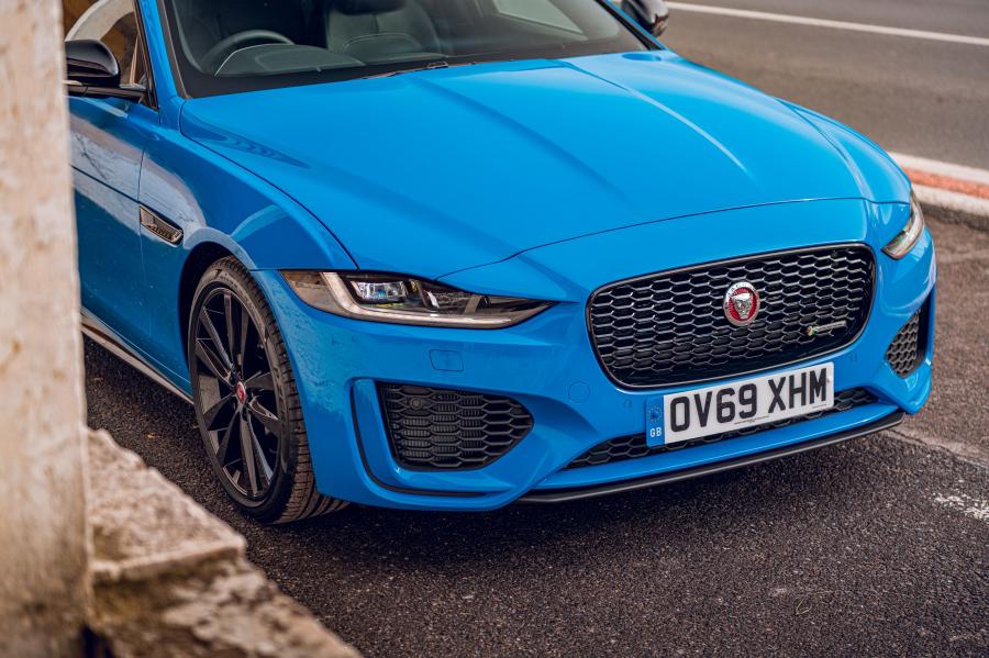 Детали экстерьера Jaguar XE R-Dynamic Reims Edition 2020 года  (UK) (фото 42 из 84)